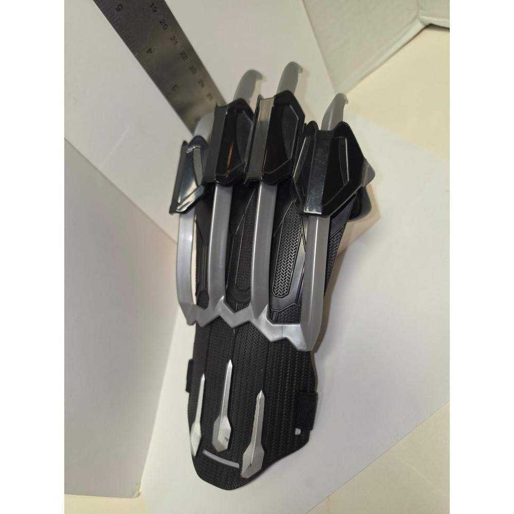 Hasbro Marvel Avengers Black Panther‎ Slash Claw roleplay toy